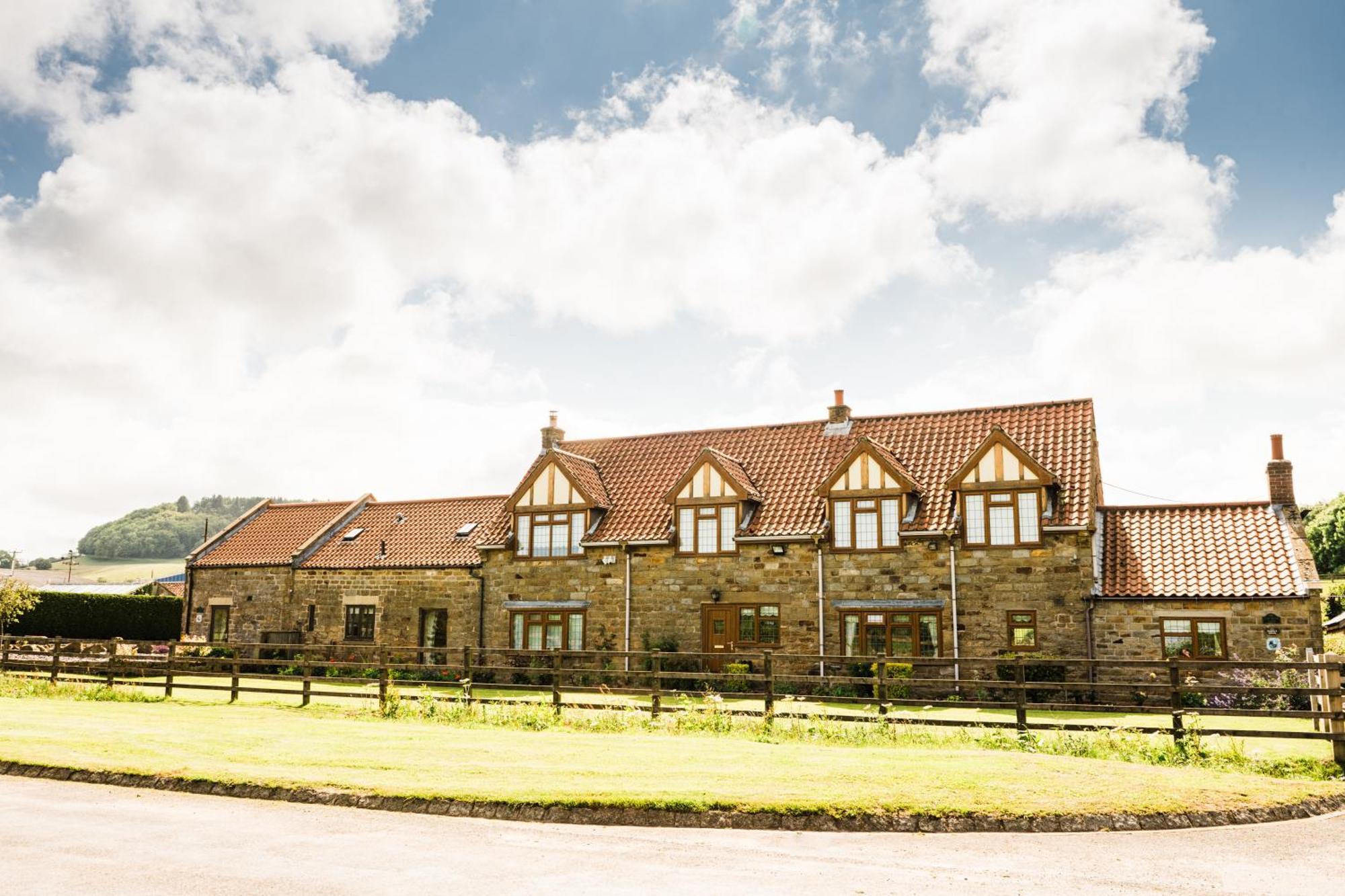 Stable Cottage สการ์โบโรห์ ภายนอก รูปภาพ
